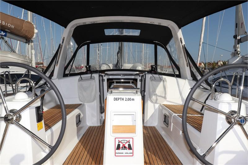 Book yachts online - False - Oceanis 38.1 (3Cab) - Dama - rent