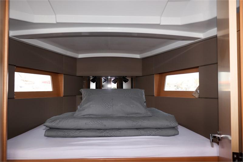 Book yachts online - False - Oceanis 38.1 (3Cab) - Dama - rent