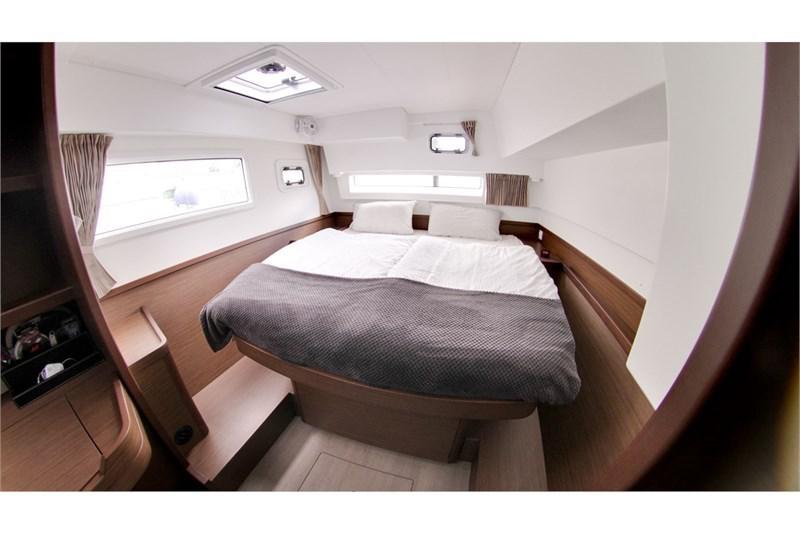 Book yachts online - False - Lagoon 42 (3Cab) - Titus - rent