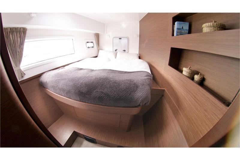 Book yachts online - False - Lagoon 42 (3Cab) - Titus - rent