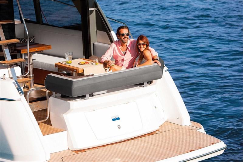 Book yachts online - False - Bavaria R40 Fly - Azaadi - rent