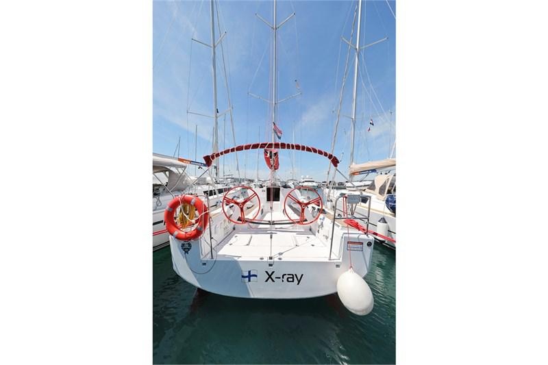 Book yachts online - False - Elan 350 - X-Ray - rent