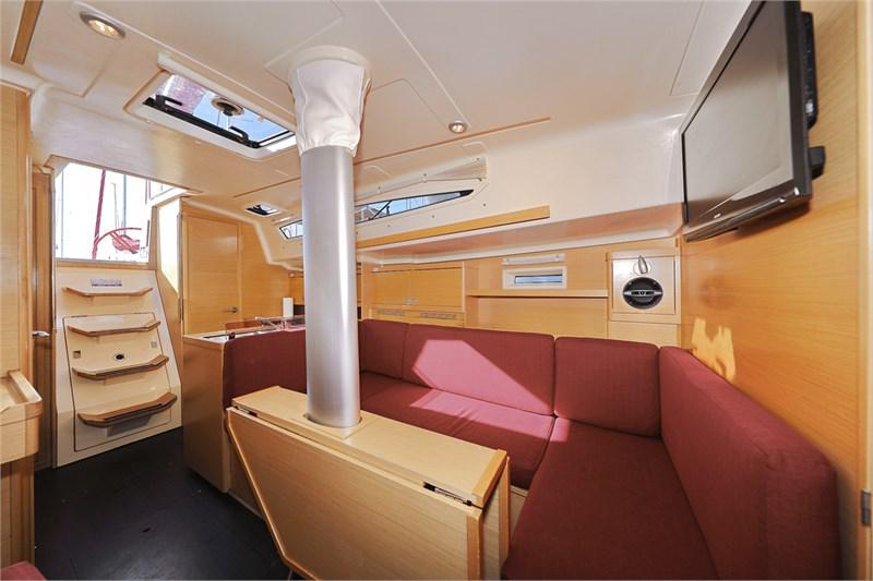 Book yachts online - False - Elan 350 - X-Ray - rent