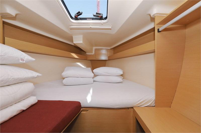 Book yachts online - False - Elan 350 - X-Ray - rent