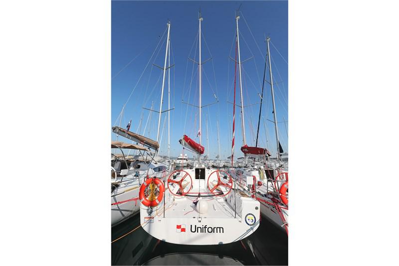 Book yachts online - False - Elan 350 - Uniform - rent