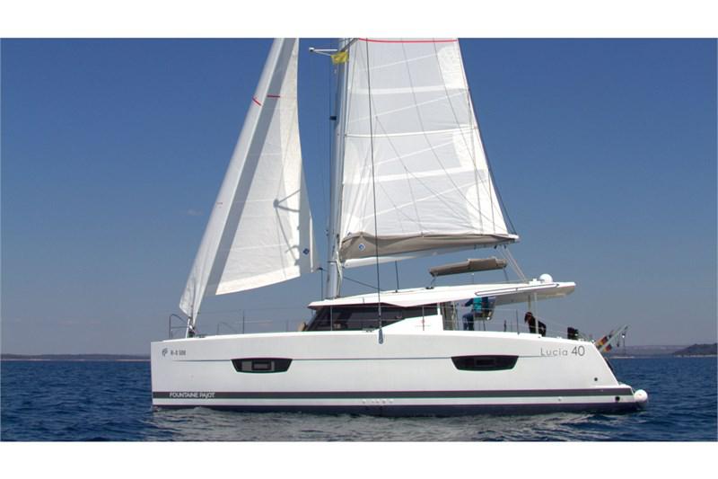 Book yachts online - False - Lucia 40 (4Cab) - Luna Rossa II - rent