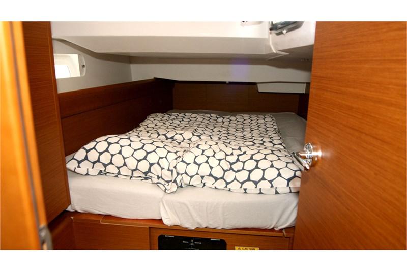 Book yachts online - False - Sun Odyssey 419 (3Cab) - Mira - rent
