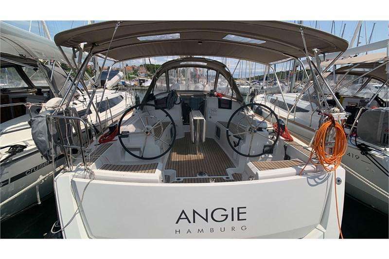 Book yachts online - False - Sun Odyssey 389 (3Cab) - Angie - rent
