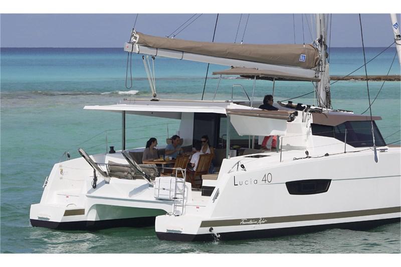 Book yachts online - False - Lucia 40 (4Cab) - Margarita - rent