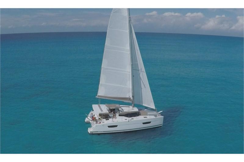 Book yachts online - False - Lucia 40 (4Cab) - Margarita - rent