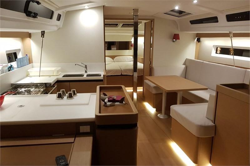 Book yachts online - False - Sun Odyssey 440 (3cab) - Blu - rent