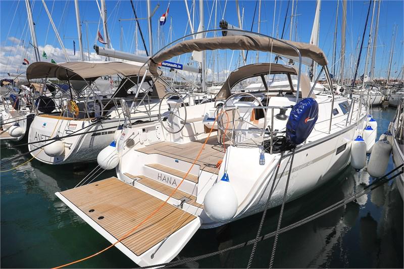 Book yachts online - False - Bavaria Cruiser 46 (3Cab) Style - Hana - rent