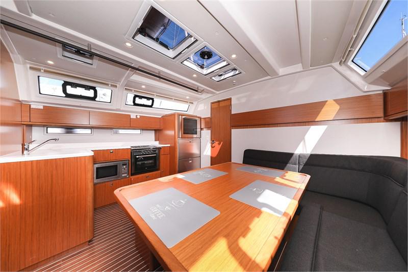 Book yachts online - False - Bavaria Cruiser 46 (3Cab) Style - Hana - rent
