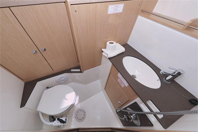 Book yachts online - False - Bavaria Cruiser 37 (3Cab) - Sofija - rent