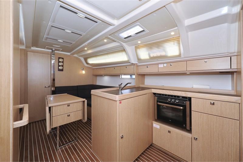 Book yachts online - False - Bavaria Cruiser 37 (3Cab) - Sofija - rent