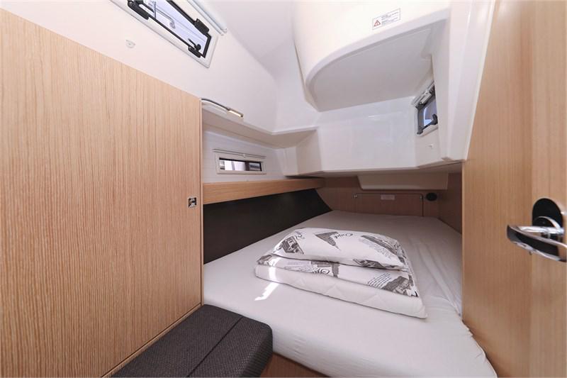 Book yachts online - False - Bavaria Cruiser 37 (3Cab) - Sofija - rent