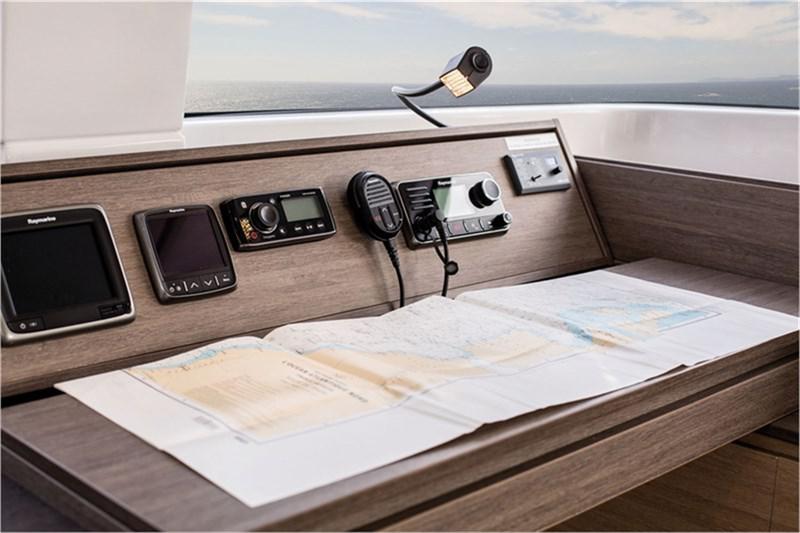 Book yachts online - False - Bali 4.3 (4+2Cab) - moonlight - rent