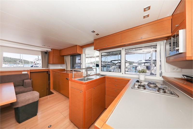 Book yachts online - False - Lagoon 450 (4Cab) - Fortuna - rent