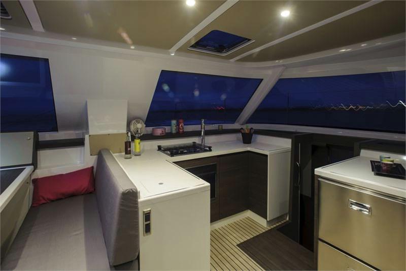 Book yachts online - False - Nautitech Open 40 (4Cab) - Pink Lady - rent