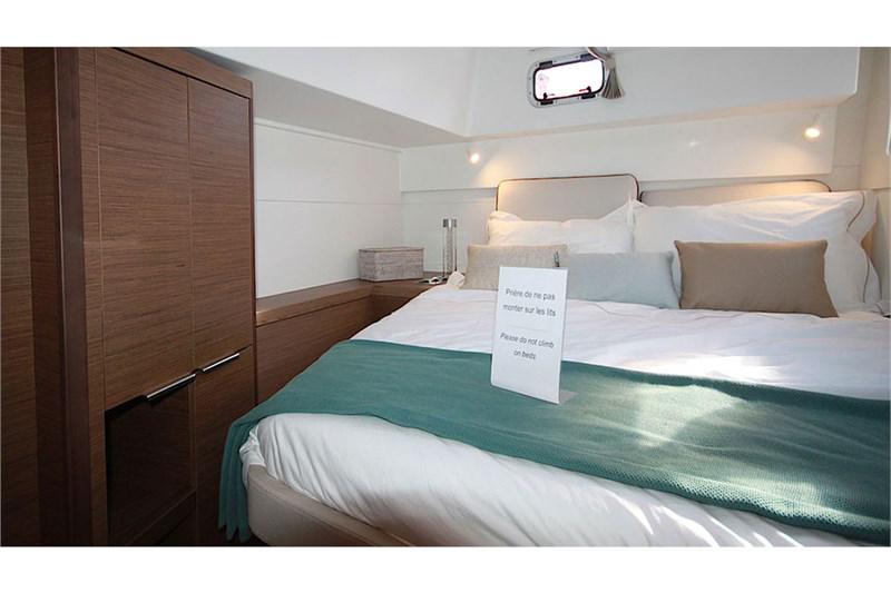 Book yachts online - False - Lagoon 40 (4+2Cab) - Vaiana - rent