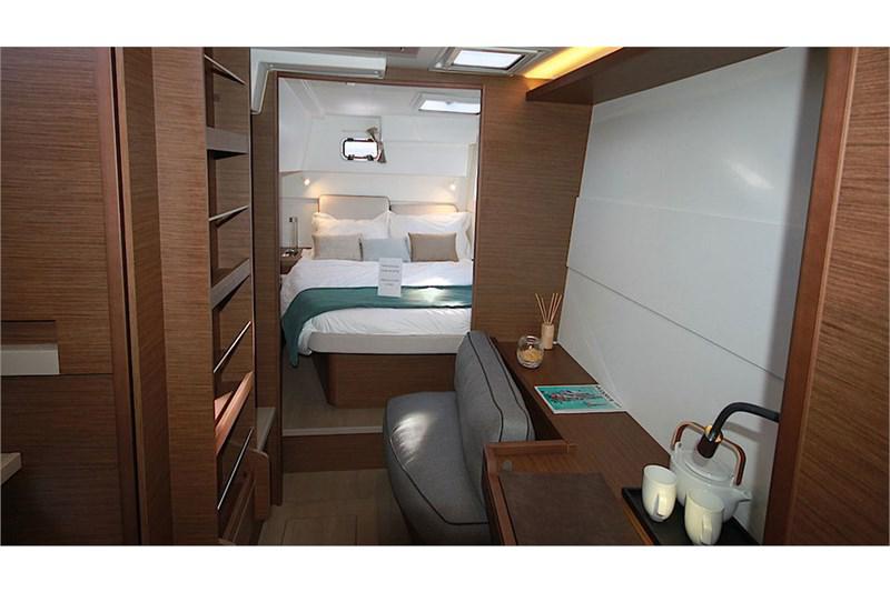 Book yachts online - False - Lagoon 40 (4+2Cab) - Vaiana - rent