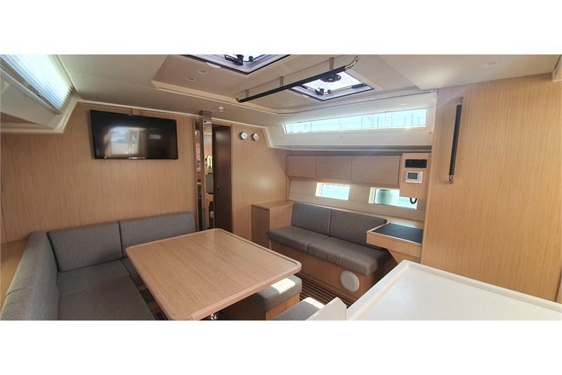 Book yachts online - False - Bavaria C45 (4Cab) - Whisper - rent