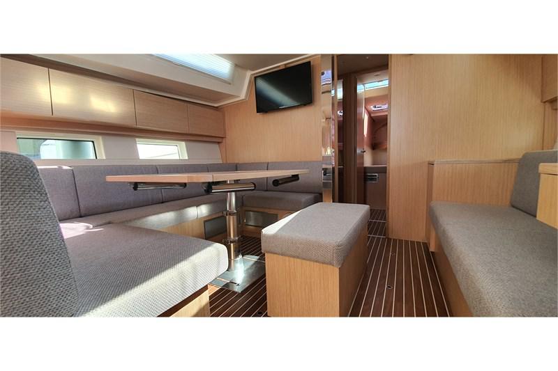 Book yachts online - False - Bavaria C45 (4Cab) - Whisper - rent