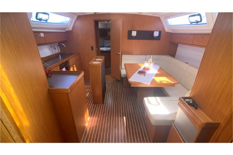Book yachts online - False - Bavaria 46 Cruiser (4Cab) - Blizzard - rent