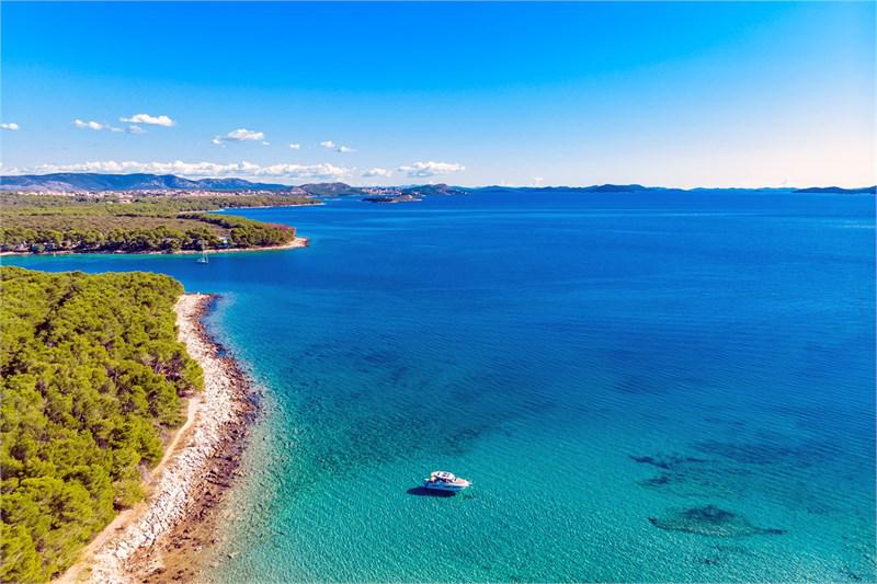 Book yachts online - False - Merry Fisher 855 - Dobrila - rent