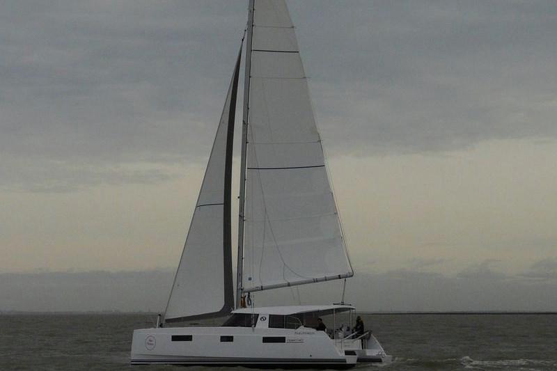 Book yachts online - False - Nautitech Open 40 (4Cab) - Golden Delicious - rent