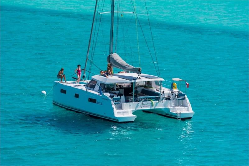 Book yachts online - False - Nautitech Open 40 (4Cab) - Madeveira - rent