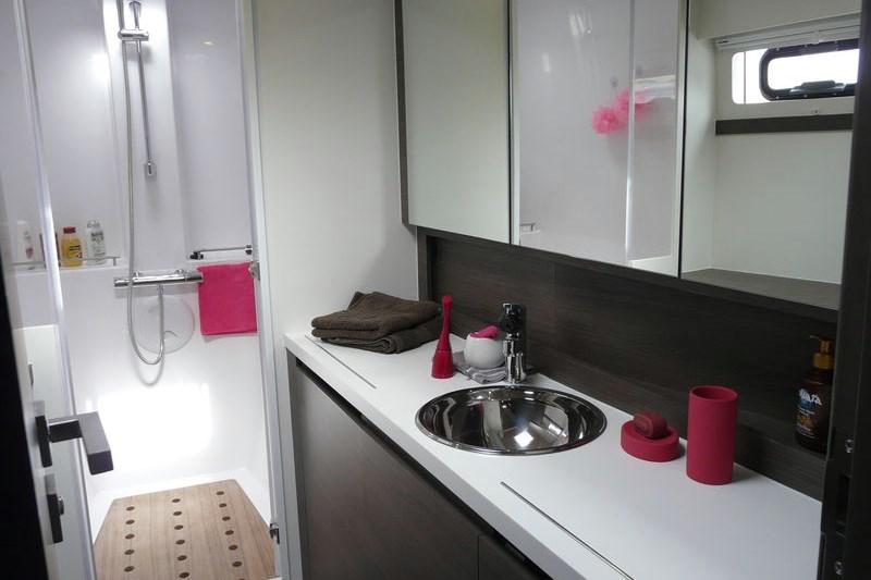 Book yachts online - False - Nautitech Open 40 (4Cab) - Madeveira - rent