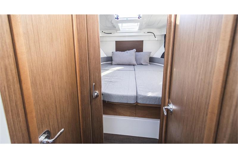Book yachts online - False - Antares 9 OB - Freeya - rent