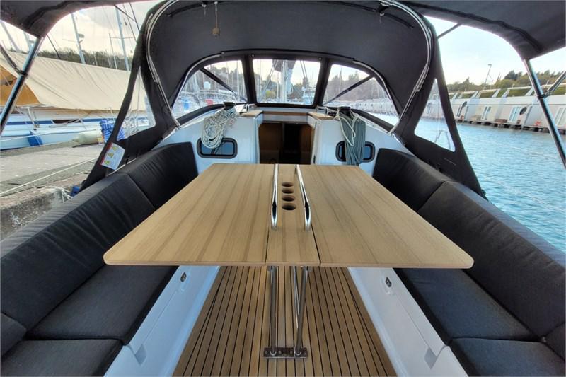 Book yachts online - False - Elan Impression 40.1 (3cab) - Eliana - rent