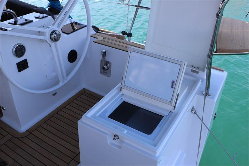 Book yachts online - False - Elan Impression 40.1 (3cab) - Eliana - rent