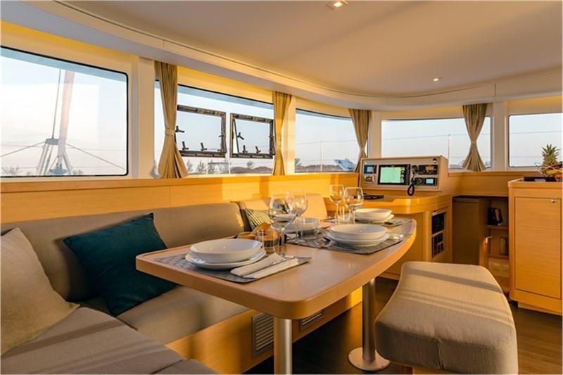 Book yachts online - False - Lagoon 42 (4+2Cab) - Sail la Vie - rent