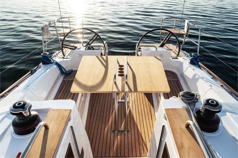 Book yachts online - False - Elan Impression 40.1 (3cab) - Kaya - rent