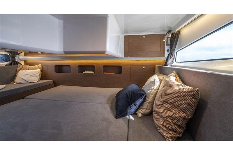 Book yachts online - False - Antares 11 Fly - Tango - rent