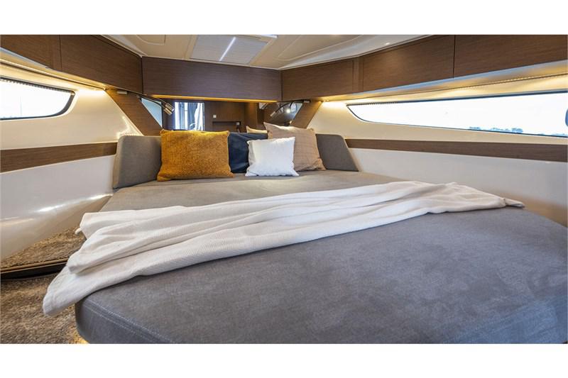 Book yachts online - False - Antares 11 Fly - Tango - rent