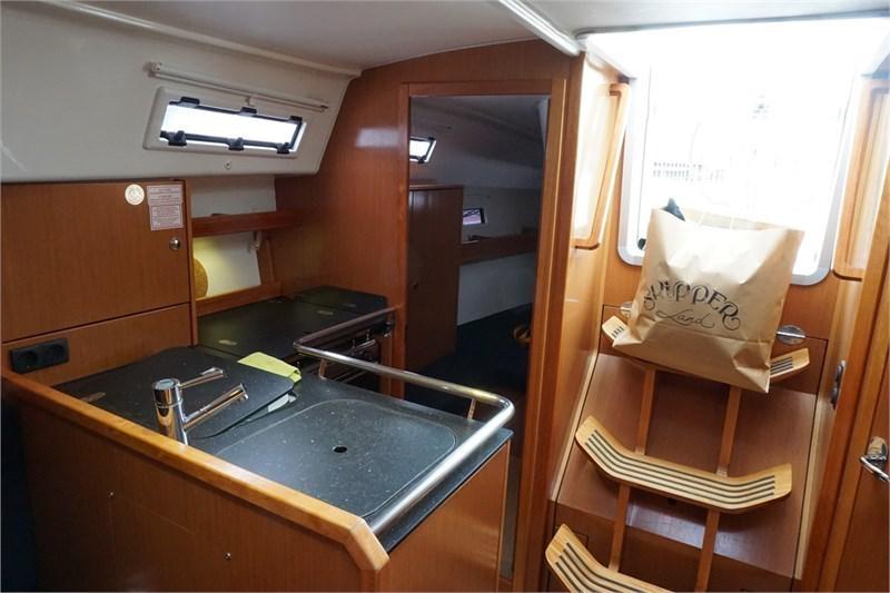 Book yachts online - False - Bavaria 32 Cruiser - Waka Waka - rent