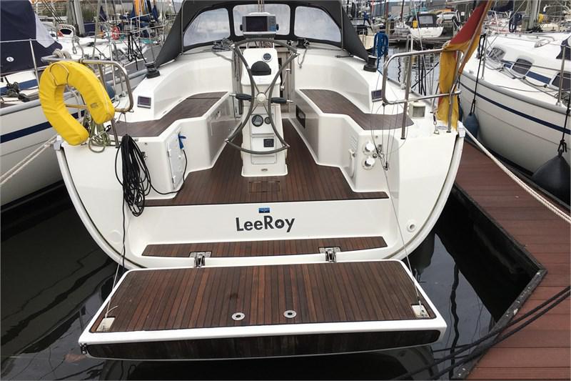 Book yachts online - False - Bavaria Cruiser 33 (2Cab) - Leeroy - rent