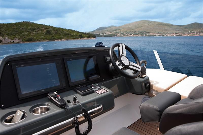 Book yachts online - False - Bavaria R40 Fly - Azaadi - rent