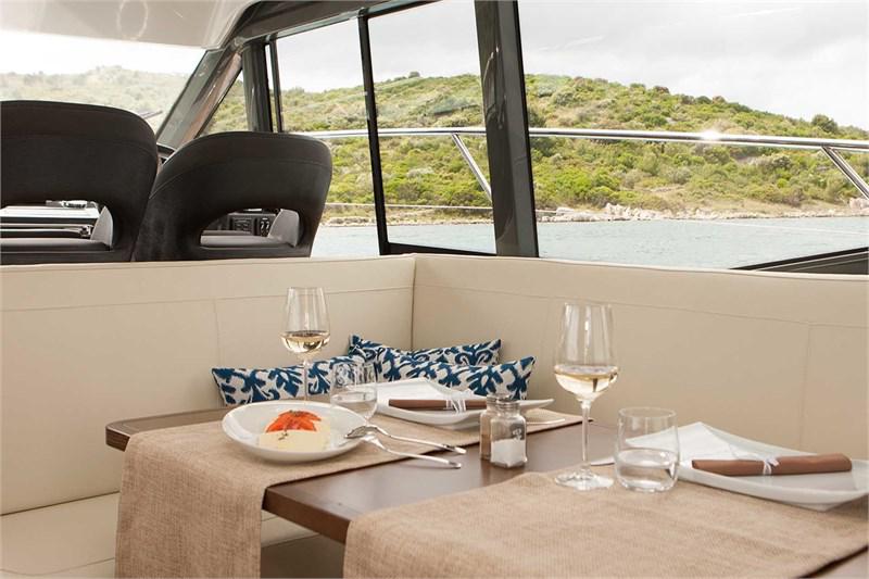 Book yachts online - False - Bavaria R40 Fly - Azaadi - rent