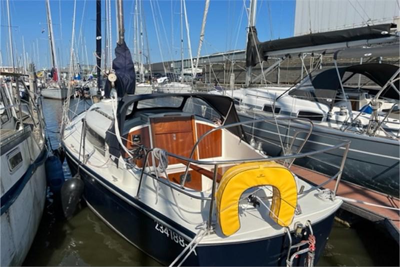 Book yachts online - False - Snapdragon - Frappant - rent