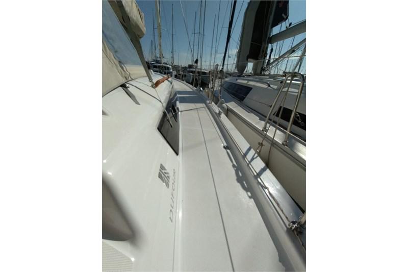Book yachts online - False - Dufour 430 (4cab) - Triumph - rent