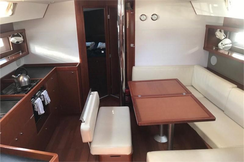 Book yachts online - False - Oceanis 45 (4Cab) - Alboran Gin Fizz (Radazul) - rent