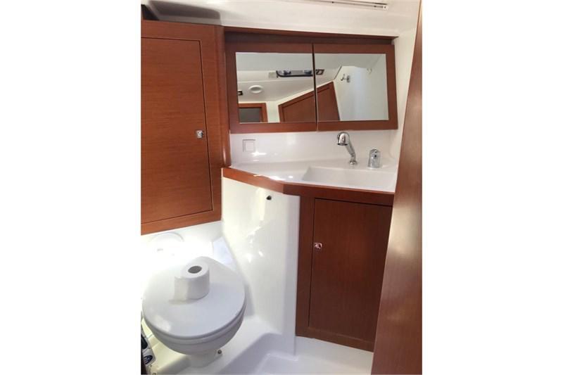 Book yachts online - False - Oceanis 45 (4Cab) - Alboran Gin Fizz (Radazul) - rent