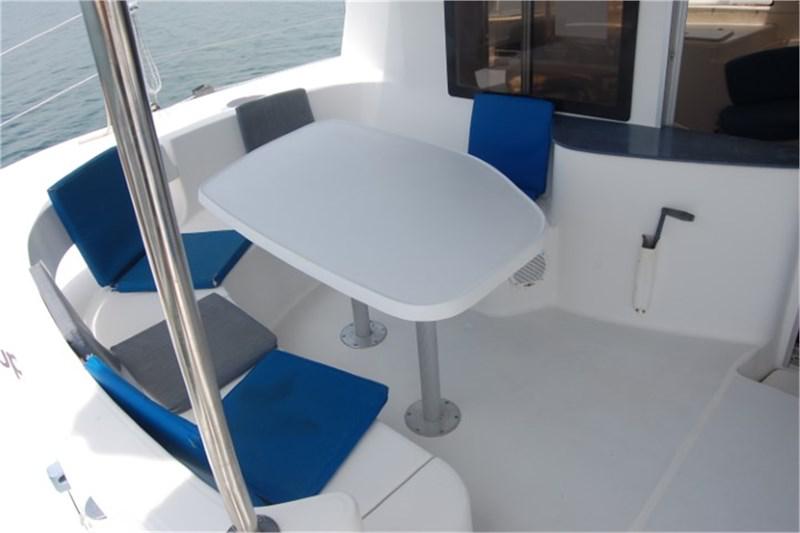 Book yachts online - False - LAVEZZI 40 (4Cab) - Alboran Kupela (Cienfuegos) - rent