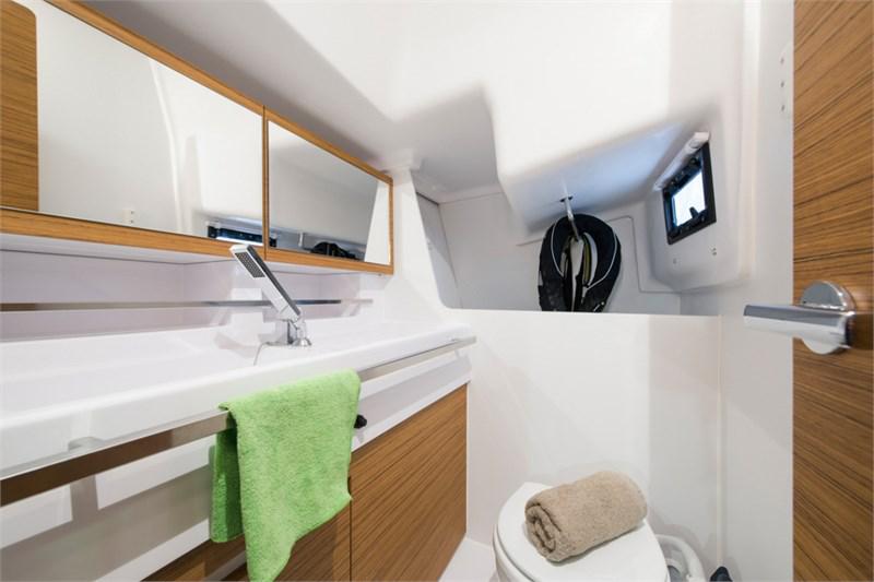 Book yachts online - False - Elan E4 - Twitter - rent