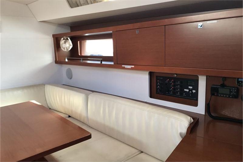 Book yachts online - False - Oceanis 45 (4Cab) - Alboran XXXIV Nini (Radazul) - rent